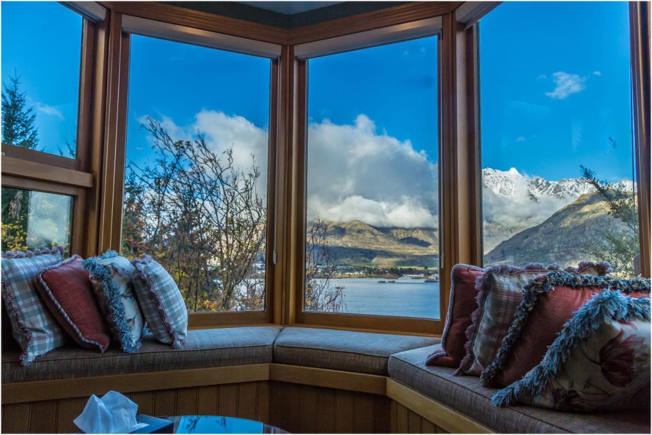 Suite with Lake View