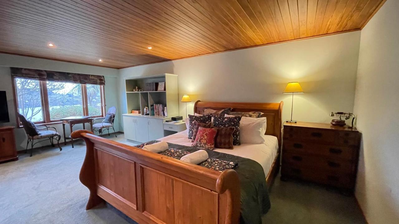 Suite with Lake View